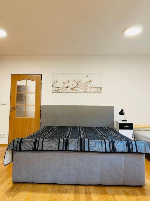Family-Friendly Prague 5 Stay Buitenkant foto